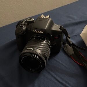 Canon EOS Rebel T6 Black with Lens